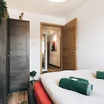 Stilvolle 4-raumwohnung In Zentraler Lage *