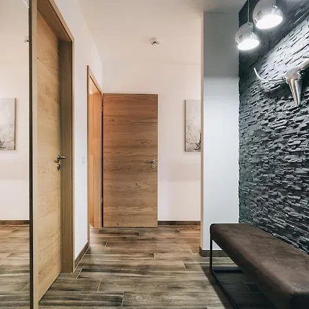 Apartman Stilvolle 4-raumwohnung In Zentraler Lage *