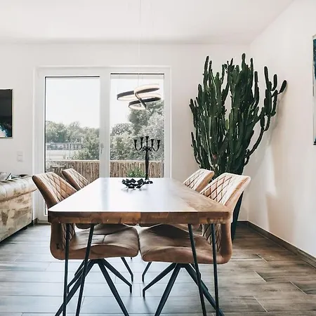 Stilvolle 4-raumwohnung In Zentraler Lage Appartement