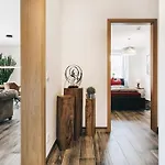Stilvolle 4-raumwohnung In Zentraler Lage 아파트 드레스덴