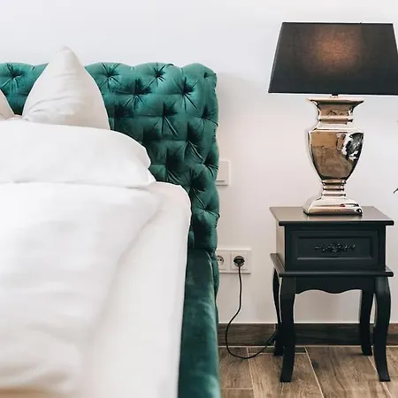 Stilvolle 4-raumwohnung In Zentraler Lage شقة