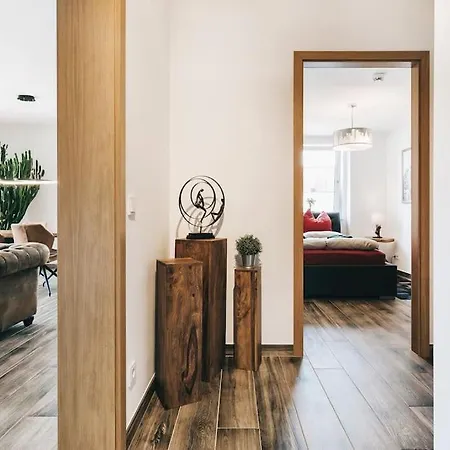 Stilvolle 4-raumwohnung In Zentraler Lage شقة دريسدن