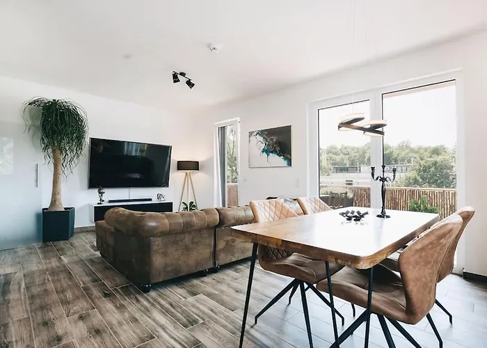 Stilvolle 4-raumwohnung In Zentraler Lage * دريسدن