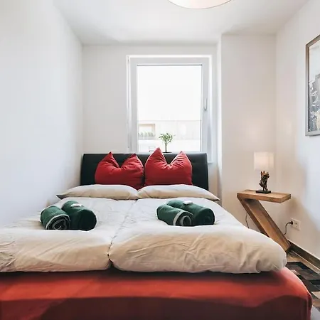 Stilvolle 4-raumwohnung In Zentraler Lage Apartamento