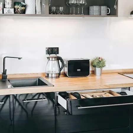 Apartamento Stilvolle 4-raumwohnung In Zentraler Lage Dresde