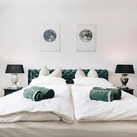 Apartamento Stilvolle 4-raumwohnung In Zentraler Lage Dresde