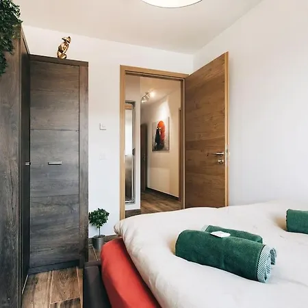 Stilvolle 4-raumwohnung In Zentraler Lage *