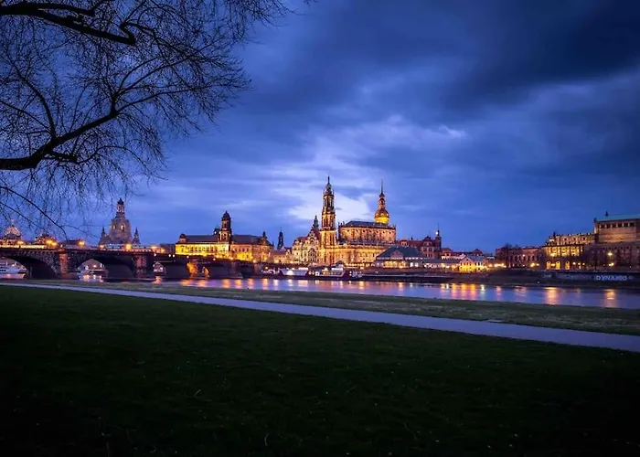 Stilvolle 4-raumwohnung In Zentraler Lage Apartament