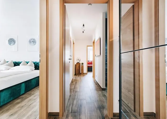 Apartament Stilvolle 4-raumwohnung In Zentraler Lage *